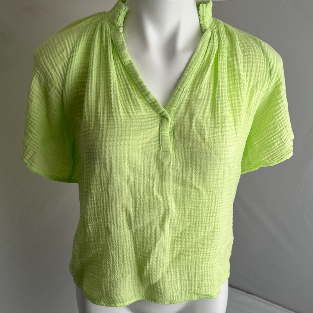 Red Haute neon lime green v-neck flutter sleeve top